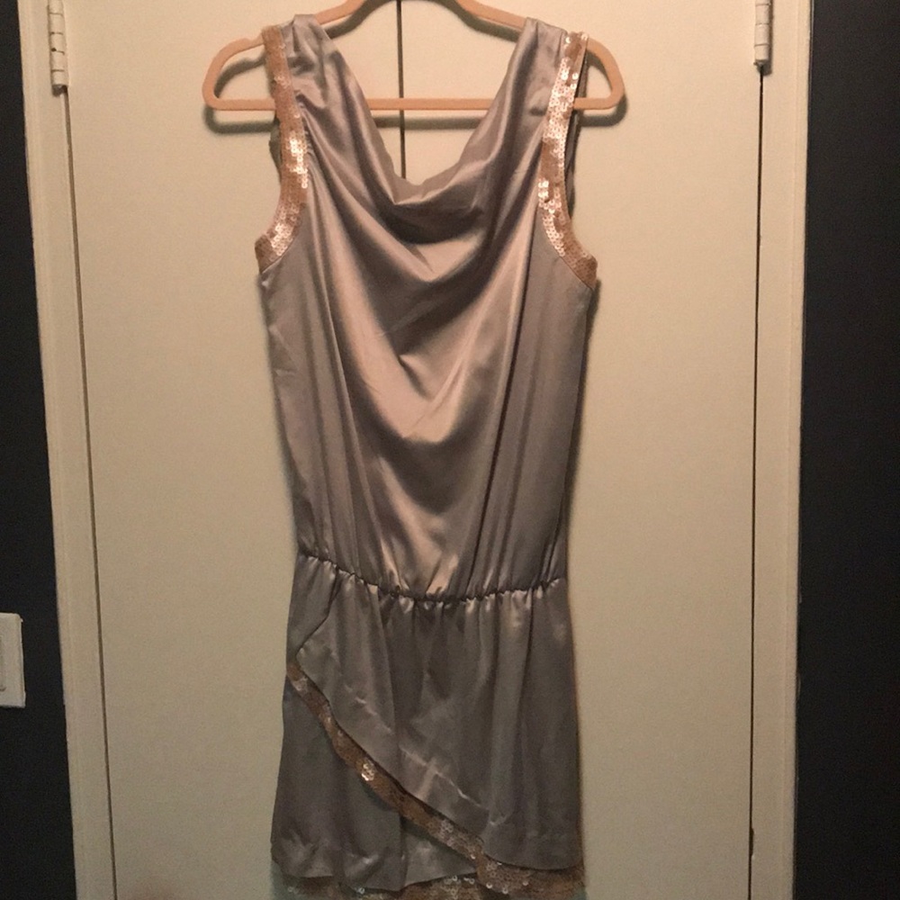 GORGEOUS LIGHT PURPLE COCKTAIL DRESS WITH SEQUINS